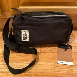 North Face Field Bag/Large Fanny Pack. New with tag!
